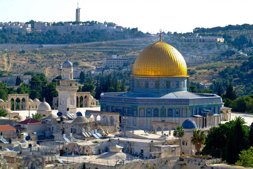 الاحتلال يقمع مسيرة تضامنية مع الأسرى في القدس