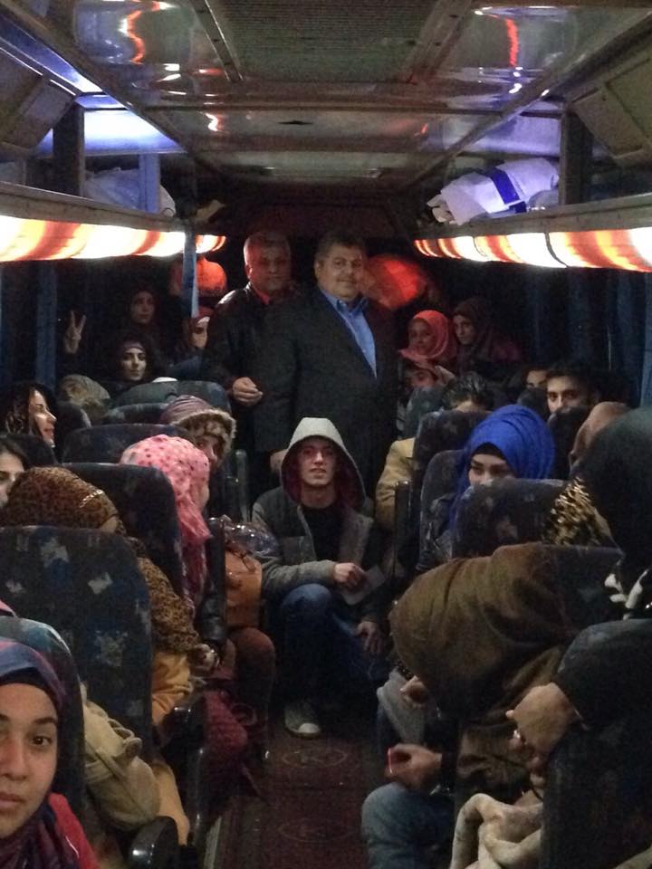 سفارة فلسطين تستقبل الطلاب الفلسطينيين النازحين  في المصنع الحدودي