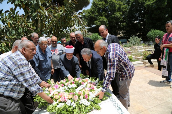 المفتي العام للقدس يزور مثوى شهداء الثورة الفلسطينية ويضع اكليل من الورد على ضريح المفتي الحاج امين