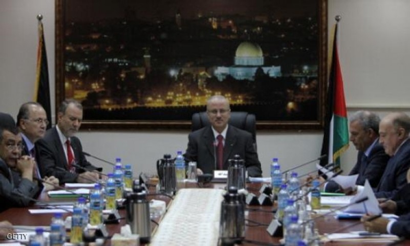 الحكومة تطالب المجتمع الدولي بوضع حد لاعتداءات الاحتلال والمستوطنين