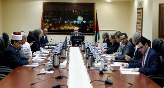 مجلس الوزراء يوجه التحية إلى أبناء شعبنا لمناسبة اليوم العالمي للتضامن معه