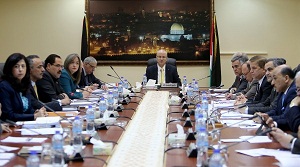 الحكومة تحمل اسرائيل المسؤولية الكاملة عن حياة الأسيرين ابو فارة وشديد