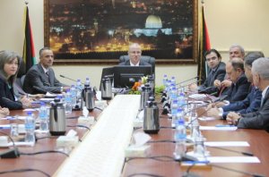 الحكومة تعزي بشهداء الكرك وتؤكد وقوفها إلى جانب الأردن في تصديه للإرهاب