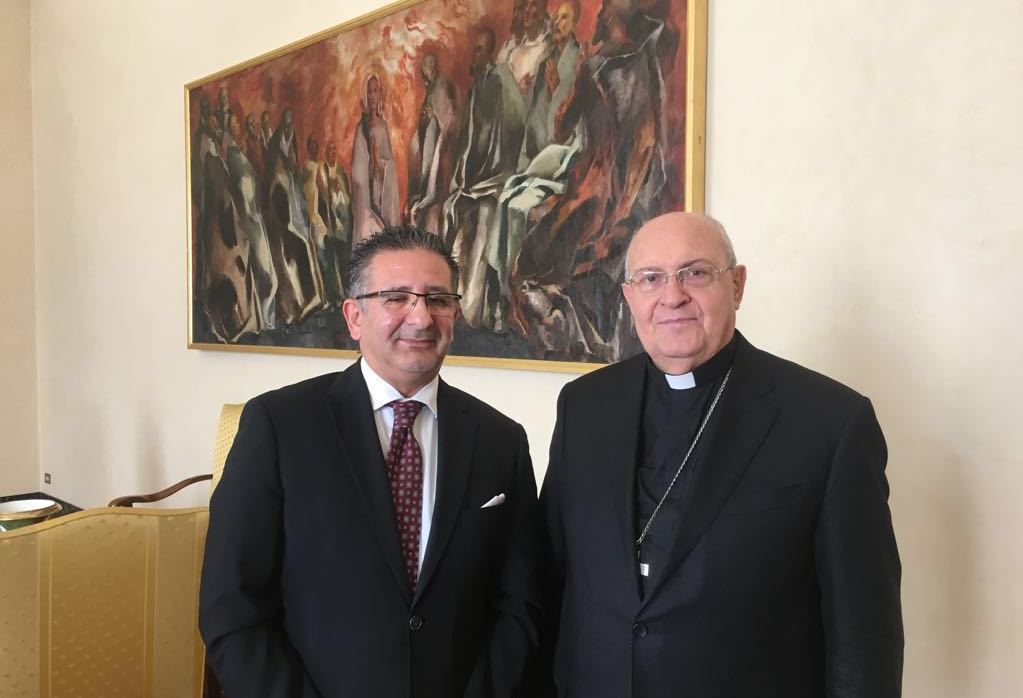 التقى سفير دولة فلسطين لدى حاضرة الفاتيكان عيسى قسيسية، مع رئيس مجمع الكنائس الشرقية الكاردينال ليون