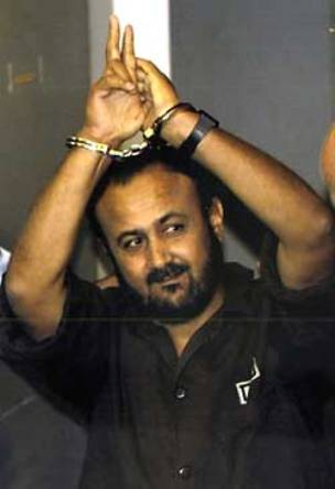 تدهور صحي خطير يطرأ على حالة الأسير القيادي مروان البرغوثي