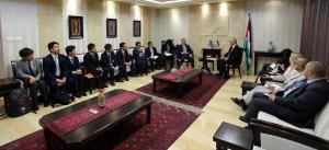 الحمد الله يبحث مع وفد من رجال الأعمال اليابانيين تعزيز التعاون الاقتصادي والتجاري