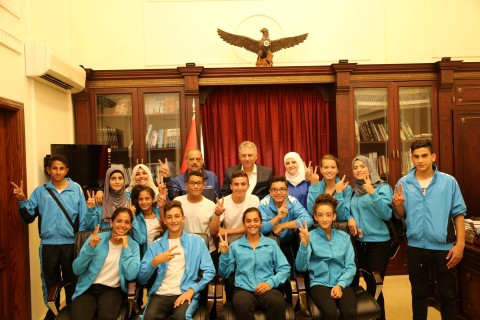 السفير دبور يستقبل وفد فلسطين في الجيمنزياد المدرسي