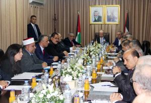 حكومة الوفاق تعقد أول اجتماع لها منذ ثلاث سنوات في غزة