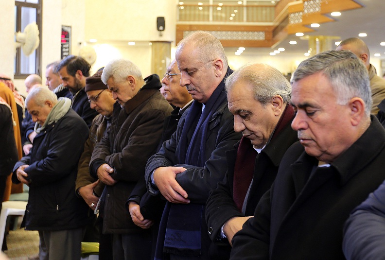 الحمد الله يشارك في مراسم تشييع الفقيد الشكعة ويقدم واجب العزاء لذويه