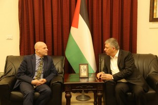 دبور يلتقي مدير عام الاونروا في لبنان