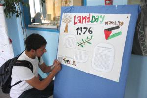 42 عاما على هبة "يوم الأرض"