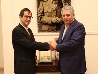 دبور يستقبل سفير الباراغواي فيسيوزو
