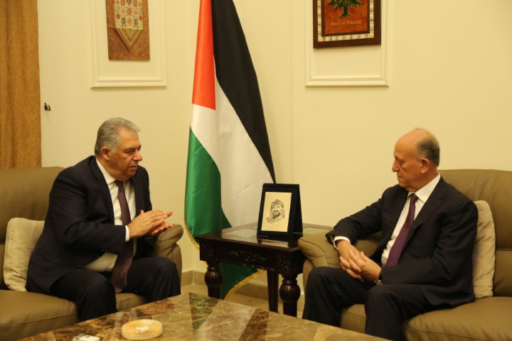 السفير دبور يلتقي الوزير اشرف ريفي