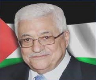 الرئيس يمنح المناضل الارشمندريت عبد الله يوليو نجمة الحرية من وسام دولة فلسطين