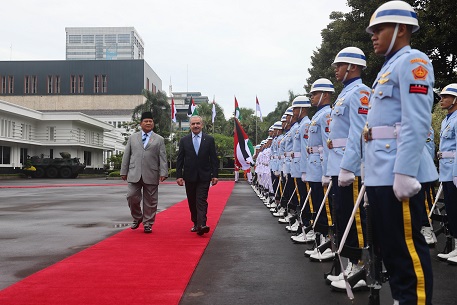 اشتية يلتقي وزير الدفاع في ختام زيارته لإندونيسيا