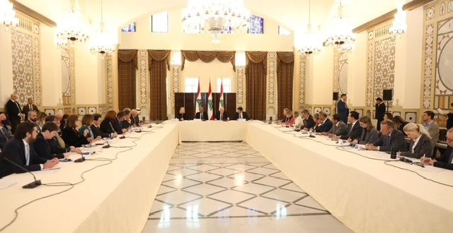 رئيس الحكومة اللبنانية يعقد لقاء تشاورياً مع سفراء الدول المانحة للاونروا