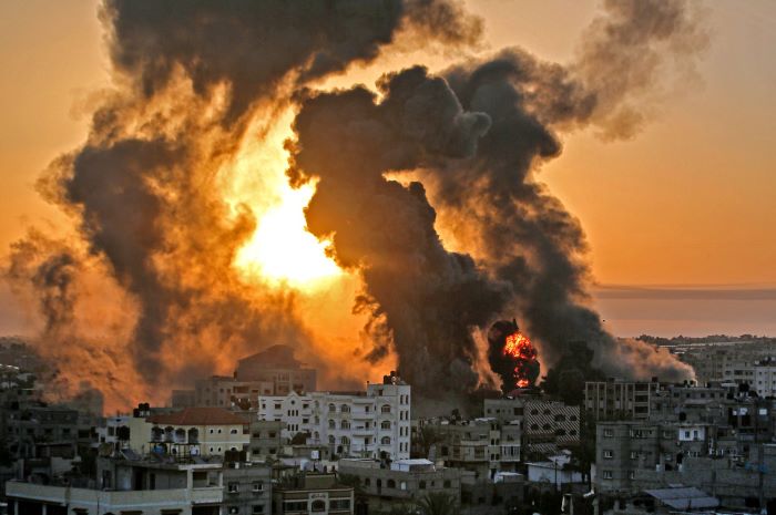 مع دخول العدوان يومه الـ228: عشرات الشهداء والجرحى في قصف الاحتلال المتواصل على قطاع غزة